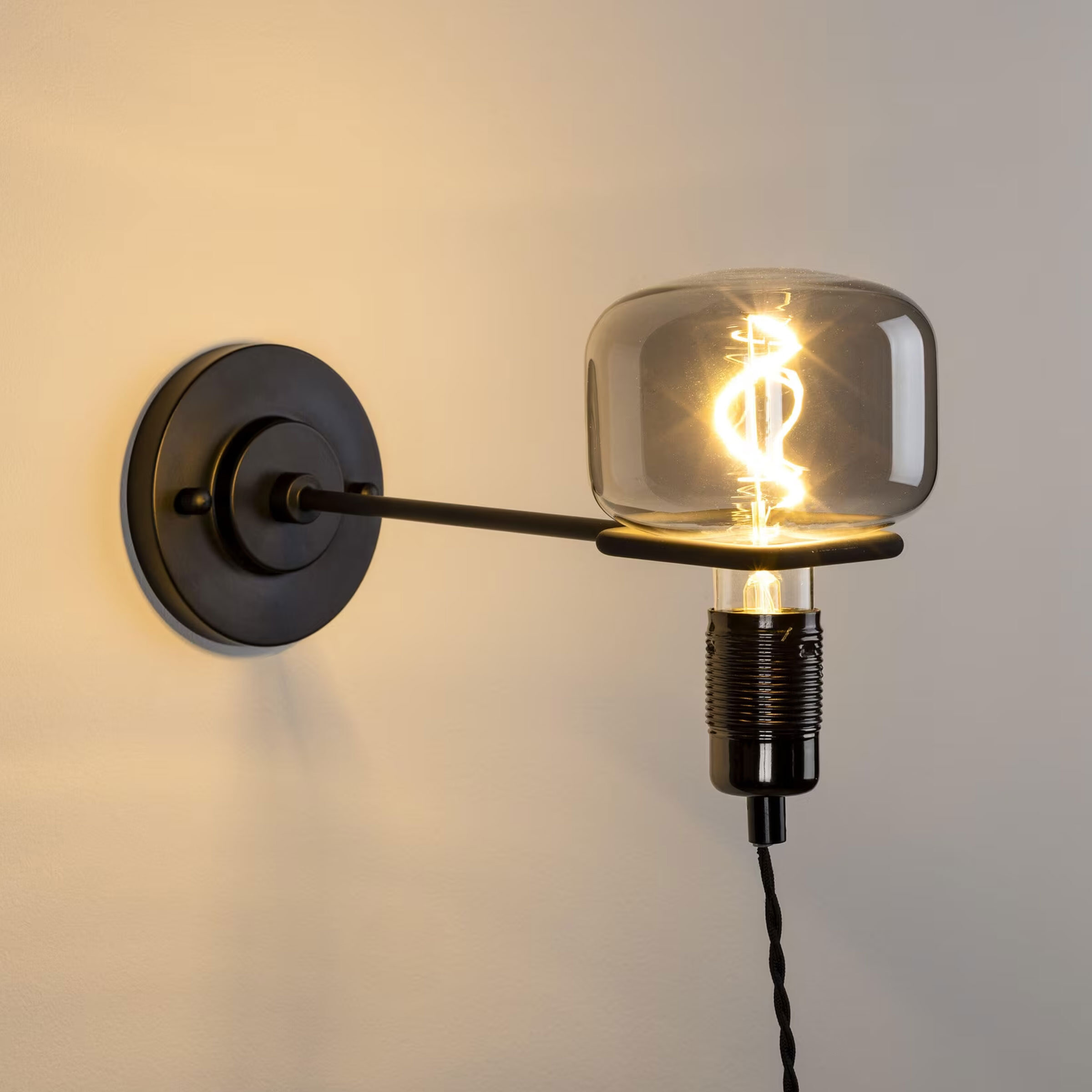 Zuiver Wandlamp Hazy - Zwart