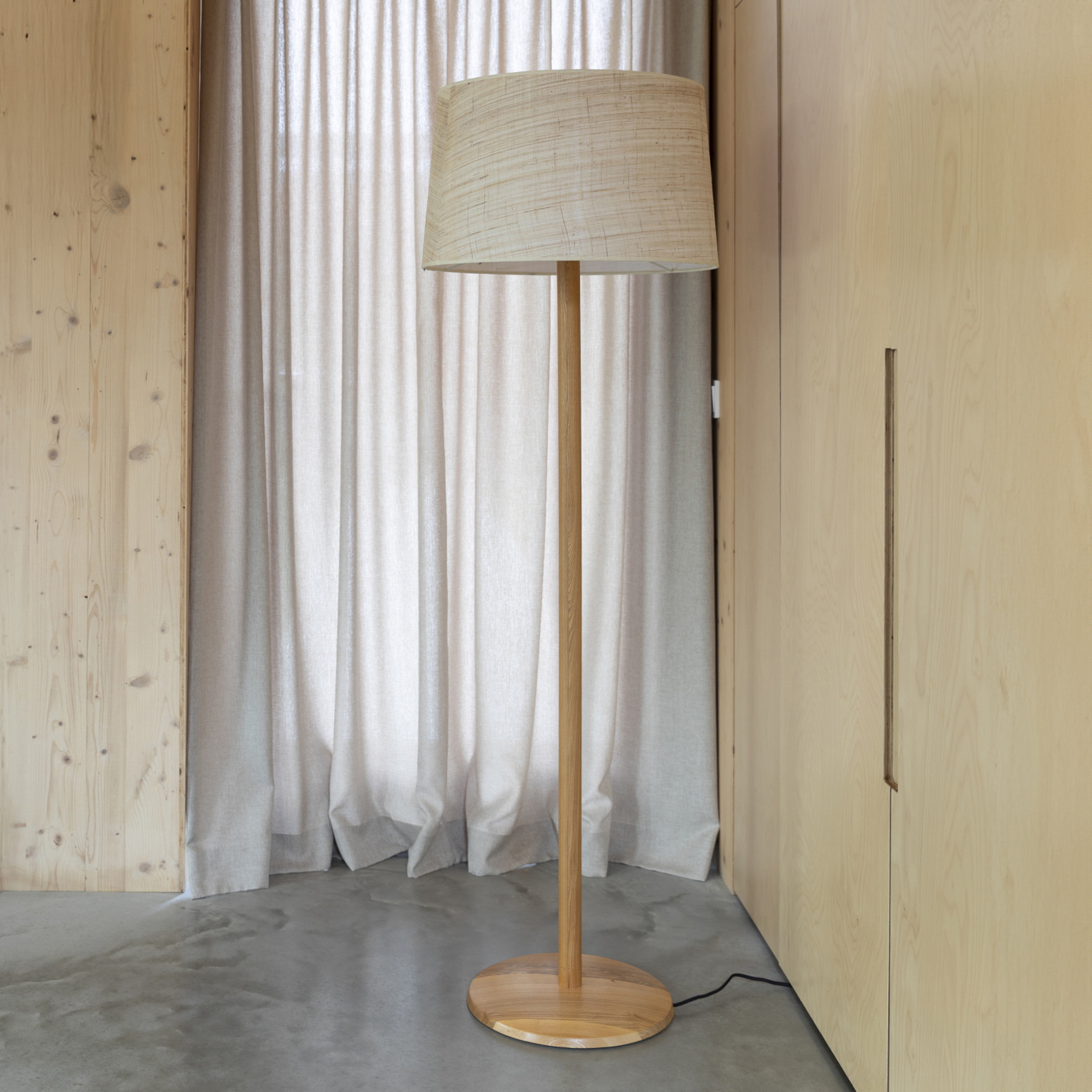 Zuiver Vloerlamp Elton Eikenhout en katoen