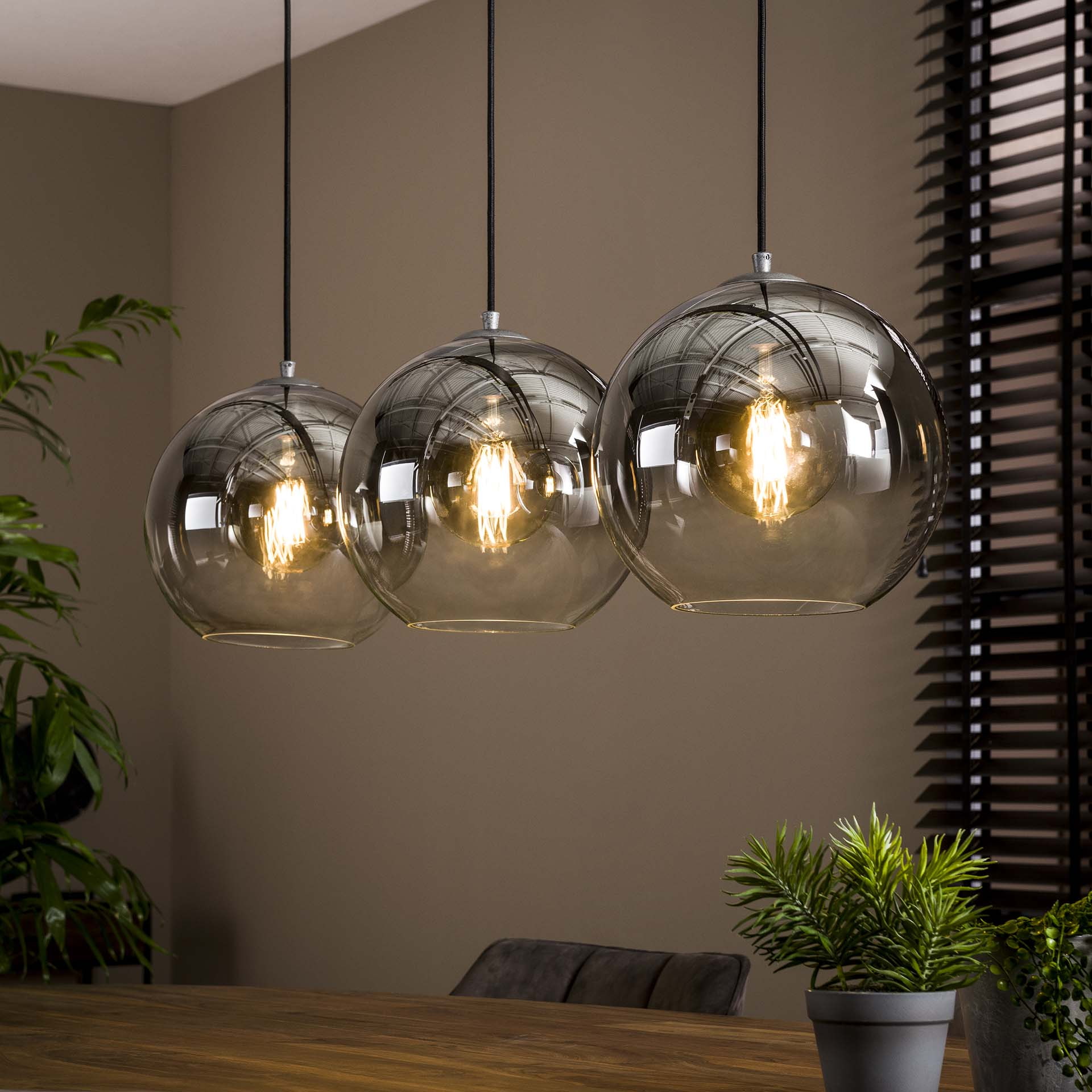 LifestyleFurn Hanglamp Wynetta met 3 smoke-glas bollen - Zilver