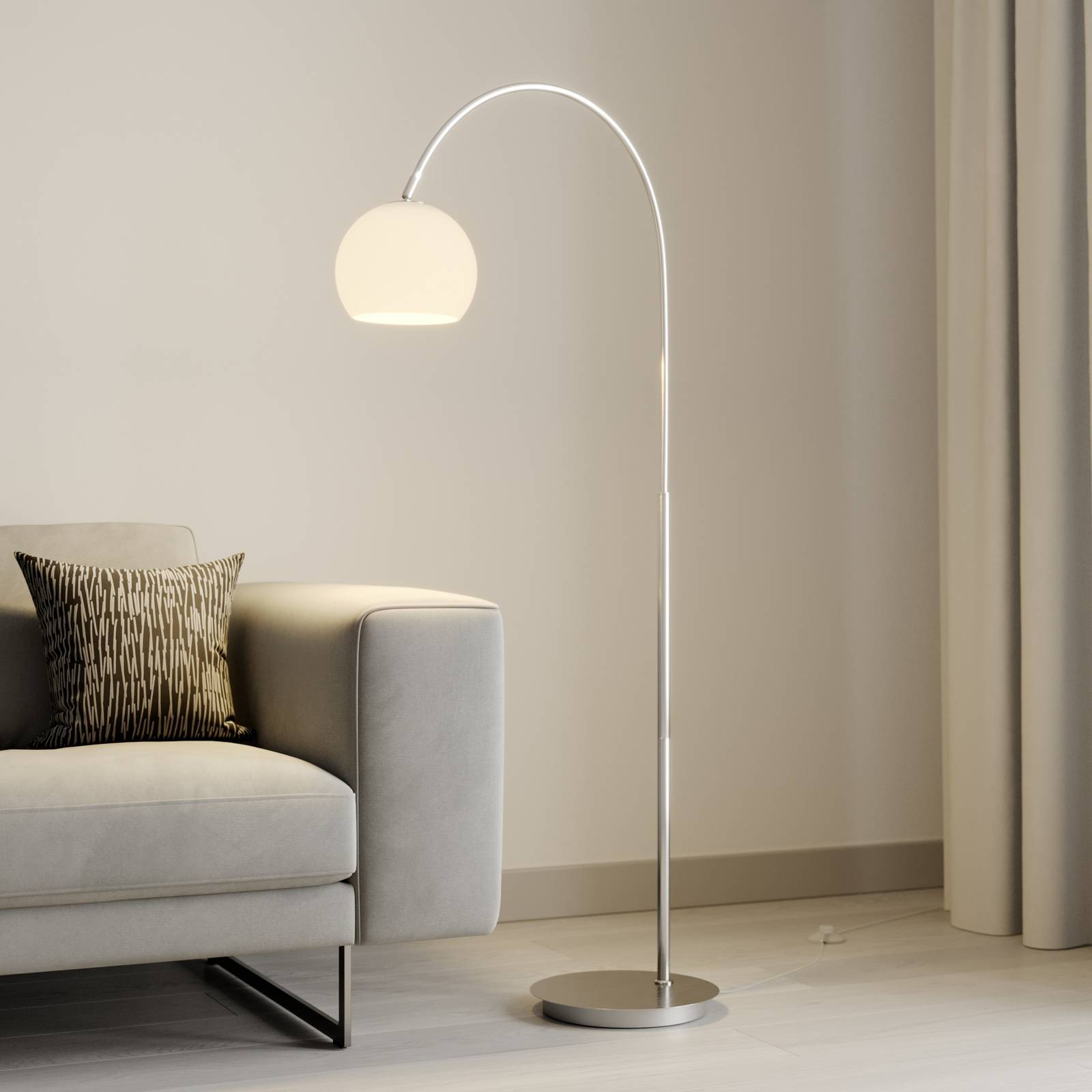 Lindby booglamp Cynthia, nikkelkleurig, glas, 140 cm, E27 – Lampen24